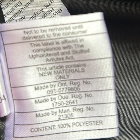 DKNY Quilted Puffer Jacket, Women's Size Medium in Wine Red - Picture 12 of 12